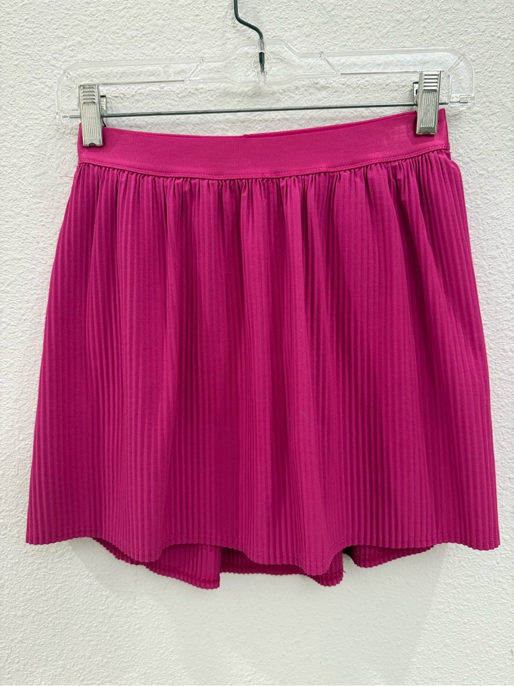 all in motion Pleated Mini Skirt in Fuchsia Pink